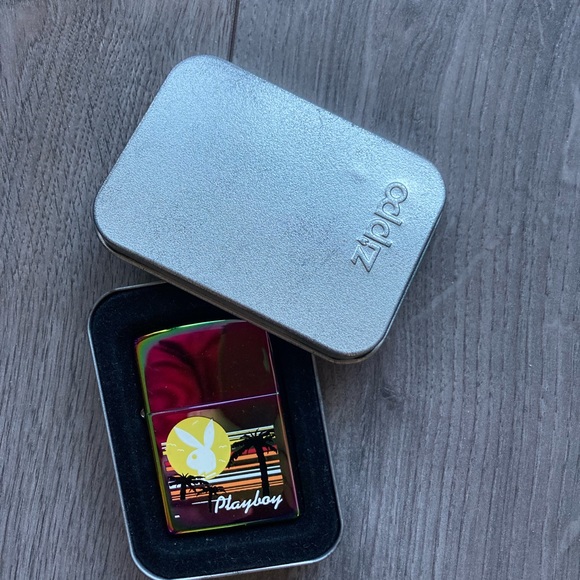 Zippo Lighter Playboy Sunset, Iridescent, 2005 USA - Picture 4 of 5